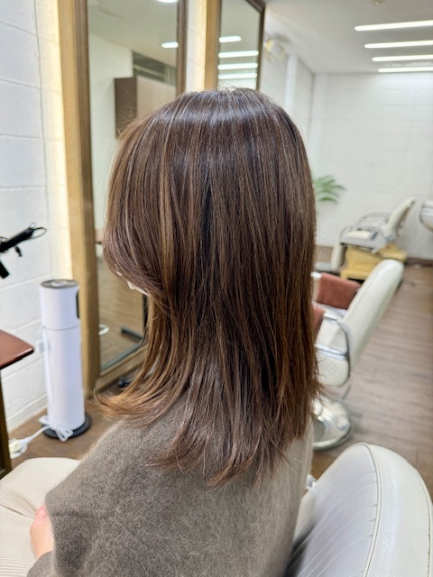 学芸大学 美容室に、Hair Esthe Hi-Deは、あります。学芸大学 美容院に、Hair Esthe Hi-Deはあります。Hair Esthe Hi-Deは目黒区学芸大学駅近くの美容室です。Hair Esthe Hi-Deは、東急東横線沿い駅近くの美容室です。Hair Esthe Hi-Deは、東急東横線沿い駅近くの美容院です。祐天寺美容室近くにも、Hair Esthe Hi-Deはあります。祐天寺美容院近くにも、Hair Esthe Hi-Deはあります。Hair Esthe Hi-Deは目黒区学芸大学駅近くの美容院です。Hair Esthe Hi-Deは目黒区学芸大学駅近くの美容室です。Hair Esthe Hi-Deは髪にやさしく、が綺麗に艶髪になります。Hair Esthe Hi-Deは、カットがとても上手いです。Hair Esthe Hi-Deは、オシャレです。学芸大　美容院　Hair Esthe Hi-Deは、とても人気があります。学芸大　美容室　Hair Esthe Hi-Deは、40代50代女性に人気があります。得にボブやショートスタイルが得意で、スタイルがより立体的になります。なので立体感カットが、お客様に人気です。切りっぱなしボブカやマッシュショートも上手いです。なのでショートカットも上手いです。もちろんボブカットも上手いです。カラーも評判よく、ニューアマトラカラーがお客様に高評価です。オーガニックなヘアカラー　香草カラー色葉も人気です。ヘアマニキュアも保湿があり好評です。40代大人女性のお客様が多いです。40代ボブや40代ショートも得意です。50代大人女性も多いです脱白髪染めハイライトカラーも好評です。60代大人女性も多いですパーマもとても上手く、　クリープパーマがお客様に高評価クリープパーマしながら、髪は綺麗になります。Hair Esthe Hi-Deは、オープンした2003年からヘッドスパ「クリームバスヘアエステ」を提供しています。ヘッドスパ「クリームバスヘアエステ」は、頭皮の汚れを落とし且つ頭皮の保湿効果もあり髪に栄養を与え、艶々になります。プレミアム髪質改善トリートメントも大好評です。