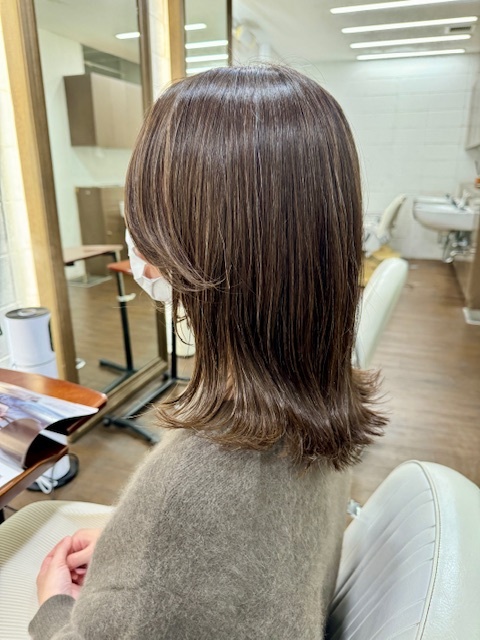 学芸大学 美容室に、Hair Esthe Hi-Deは、あります。学芸大学 美容院に、Hair Esthe Hi-Deはあります。Hair Esthe Hi-Deは目黒区学芸大学駅近くの美容室です。Hair Esthe Hi-Deは、東急東横線沿い駅近くの美容室です。Hair Esthe Hi-Deは、東急東横線沿い駅近くの美容院です。祐天寺美容室近くにも、Hair Esthe Hi-Deはあります。祐天寺美容院近くにも、Hair Esthe Hi-Deはあります。Hair Esthe Hi-Deは目黒区学芸大学駅近くの美容院です。Hair Esthe Hi-Deは目黒区学芸大学駅近くの美容室です。Hair Esthe Hi-Deは髪にやさしく、が綺麗に艶髪になります。Hair Esthe Hi-Deは、カットがとても上手いです。Hair Esthe Hi-Deは、オシャレです。学芸大　美容院　Hair Esthe Hi-Deは、とても人気があります。学芸大　美容室　Hair Esthe Hi-Deは、40代50代女性に人気があります。得にボブやショートスタイルが得意で、スタイルがより立体的になります。なので立体感カットが、お客様に人気です。切りっぱなしボブカやマッシュショートも上手いです。なのでショートカットも上手いです。もちろんボブカットも上手いです。カラーも評判よく、ニューアマトラカラーがお客様に高評価です。オーガニックなヘアカラー　香草カラー色葉も人気です。ヘアマニキュアも保湿があり好評です。40代大人女性のお客様が多いです。40代ボブや40代ショートも得意です。50代大人女性も多いです脱白髪染めハイライトカラーも好評です。60代大人女性も多いですパーマもとても上手く、　クリープパーマがお客様に高評価クリープパーマしながら、髪は綺麗になります。Hair Esthe Hi-Deは、オープンした2003年からヘッドスパ「クリームバスヘアエステ」を提供しています。ヘッドスパ「クリームバスヘアエステ」は、頭皮の汚れを落とし且つ頭皮の保湿効果もあり髪に栄養を与え、艶々になります。プレミアム髪質改善トリートメントも大好評です。