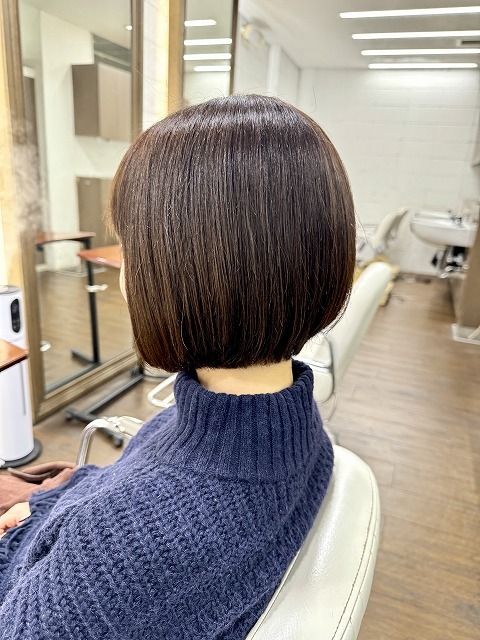 学芸大学 美容室に、Hair Esthe Hi-Deは、あります。学芸大学 美容院に、Hair Esthe Hi-Deはあります。Hair Esthe Hi-Deは目黒区学芸大学駅近くの美容院です。Hair Esthe Hi-Deは目黒区学芸大学駅近くの美容室です。祐天寺美容室近くにも、Hair Esthe Hi-Deはあります。祐天寺美容院近くにも、Hair Esthe Hi-Deはあります。Hair Esthe Hi-Deは髪にやさしく、が綺麗に艶髪になります。Hair Esthe Hi-Deは、カットがとても上手いです。Hair Esthe Hi-Deは、オシャレです。学芸大　美容院　Hair Esthe Hi-Deは、とても人気があります。学芸大　美容室　Hair Esthe Hi-Deは、40代50代60代女性に人気があります。得にボブやショートスタイルが得意で、スタイルがより立体的になります。なので立体感カットが、お客様に人気です。切りっぱなしボブカやマッシュショートも上手いです。なのでショートカットも上手いです。もちろんボブカットも上手いです。カラーも評判よく、ニューアマトラカラーがお客様に高評価です。オーガニックなヘアカラー　香草カラー色葉も人気です。ヘアマニキュアも保湿があり好評です。40代大人女性のお客様が多いです。40代ボブや40代ショートも得意です。50代大人女性も多いです、50代ボブや50代ショートも得意です。50代女性のカットは全般的に得意です。脱白髪染めハイライトカラーも好評です。60代大人女性も多いです。60代女性のカットも得意ですし、上手いと言われます。パーマもとても上手く、　クリープパーマがお客様に高評価クリープパーマしながら、髪は綺麗になります。男性のお客様もいらっしゃいます。男性のお客様は2割位です。Hair Esthe Hi-Deは、オープンした2003年からヘッドスパ「クリームバスヘアエステ」を提供しています。ヘッドスパ「クリームバスヘアエステ」は、頭皮の汚れを落とし且つ頭皮の保湿効果もあり髪に栄養を与え、艶々になります。プレミアム髪質改善トリートメントも大好評です。