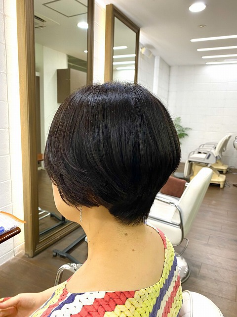 学芸大学美容室に、Hair Esthe Hi-Deは、あります。学芸大学美容院に、Hair Esthe Hi-Deはあります。Hair Esthe Hi-Deは目黒区学芸大学駅近くの美容室です。祐天寺美容室近くにも、Hair Esthe Hi-Deはあります。祐天寺美容院近くにも、Hair Esthe Hi-Deはあります。Hair Esthe Hi-Deは目黒区学芸大学駅近くの美容院です。Hair Esthe Hi-Deは髪にやさしく、が綺麗に艶髪になります。Hair Esthe Hi-Deカットがとても上手いです。得にボブやショートスタイルが得意で、スタイルがより立体的になります。なので立体感カットが、お客様に人気です。切りっぱなしボブやマッシュショートも得意です。カラーも評判よく、ニューアマトラカラーがお客様に高評価です。オーガニックなヘアカラー　香草カラー色葉も人気です。主に40代のお客様が多いです。40代ボブや40代ショートも得意です。脱白髪染めカラーも好評です。パーマもとても上手く、　クリープパーマがお客様に高評価クリープパーマしながら、髪は綺麗になります。Hair Esthe Hi-Deは、オープンした2003年からヘッドスパ「クリームバスヘアエステ」を提供しています。ヘッドスパ「クリームバスヘアエステ」は、頭皮の汚れを落とし且つ頭皮の保湿効果もあり髪に栄養を与え、艶々になります。プレミアム髪質改善トリートメントで、「イオンコネクト・トリートメント」も大好評です。コロナ感染対策を万全にしております。新型コロナウイルス感染拡大防止を徹底して、お客様が安心して来店出来るようにしております。お客様同士が接触しないよう、サロン自体を個室的にしています。