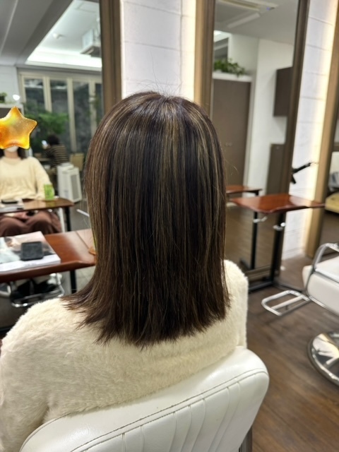 学芸大学 美容室に、Hair Esthe Hi-Deは、あります。学芸大学 美容院に、Hair Esthe Hi-Deはあります。Hair Esthe Hi-Deは目黒区学芸大学駅近くの美容室です。Hair Esthe Hi-Deは、東急東横線沿い駅近くの美容室です。Hair Esthe Hi-Deは、東急東横線沿い駅近くの美容院です。祐天寺美容室近くにも、Hair Esthe Hi-Deはあります。祐天寺美容院近くにも、Hair Esthe Hi-Deはあります。Hair Esthe Hi-Deは目黒区学芸大学駅近くの美容院です。Hair Esthe Hi-Deは目黒区学芸大学駅近くの美容室です。Hair Esthe Hi-Deは髪にやさしく、が綺麗に艶髪になります。Hair Esthe Hi-Deカットがとても上手いです。Hair Esthe Hi-Deは、オシャレです。学芸大　美容院　Hair Esthe Hi-Deは、とても人気があります。学芸大　美容室　Hair Esthe Hi-Deは、40代50代女性に人気があります。得にボブやショートスタイルが得意で、スタイルがより立体的になります。なので立体感カットが、お客様に人気です。切りっぱなしボブカやマッシュショートも得意です。なのでショートカットも得意です。もちろんボブカットも得意です。カラーも評判よく、ニューアマトラカラーがお客様に高評価です。オーガニックなヘアカラー　香草カラー色葉も人気です。ヘアマニキュアも保湿があり好評です。40代大人女性のお客様が多いです。40代ボブや40代ショートも得意です。50代大人女性も多いです脱白髪染めハイライトカラーも好評です。60代大人女性も多いですパーマもとても上手く、　クリープパーマがお客様に高評価クリープパーマしながら、髪は綺麗になります。Hair Esthe Hi-Deは、オープンした2003年からヘッドスパ「クリームバスヘアエステ」を提供しています。ヘッドスパ「クリームバスヘアエステ」は、頭皮の汚れを落とし且つ頭皮の保湿効果もあり髪に栄養を与え、艶々になります。プレミアム髪質改善トリートメントも大好評です。