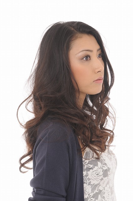 学芸大学美容室に、Hair Esthe Hi-Deは、あります。学芸大学美容院に、Hair Esthe Hi-Deはあります。Hair Esthe Hi-Deは目黒区学芸大学駅近くの美容室です。祐天寺美容室近くにも、Hair Esthe Hi-Deはあります。祐天寺美容院近くにも、Hair Esthe Hi-Deはあります。Hair Esthe Hi-Deは目黒区学芸大学駅近くの美容院です。Hair Esthe Hi-Deは髪にやさしく、が綺麗に艶髪になります。Hair Esthe Hi-Deカットがとても上手いです。得にボブやショートスタイルが得意で、スタイルがより立体的になります。なので立体感カットが、お客様に人気です。切りっぱなしボブやマッシュショートも得意です。カラーも評判よく、ニューアマトラカラーがお客様に高評価です。オーガニックなヘアカラー　香草カラー色葉も人気です。主に40代のお客様が多いです。40代ボブや40代ショートも得意です。脱白髪染めカラーも好評です。パーマもとても上手く、　クリープパーマがお客様に高評価クリープパーマしながら、髪は綺麗になります。Hair Esthe Hi-Deは、オープンした2003年からヘッドスパ「クリームバスヘアエステ」を提供しています。ヘッドスパ「クリームバスヘアエステ」は、頭皮の汚れを落とし且つ頭皮の保湿効果もあり髪に栄養を与え、艶々になります。プレミアム髪質改善トリートメントで、「イオンコネクト・トリートメント」も大好評です。コロナ感染対策を万全にしております。新型コロナウイルス感染拡大防止を徹底して、お客様が安心して来店出来るようにしております。お客様同士が接触しないよう、サロン自体を個室的にしています。